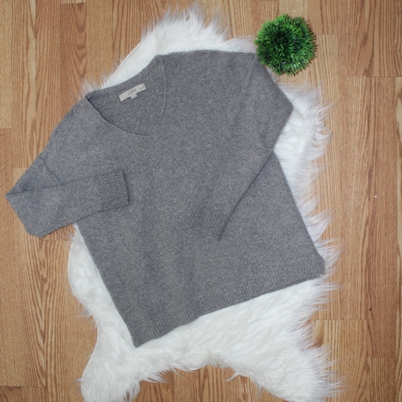 Ann Taylor Loft V-Neck Gray Wool Sweater MP EUC